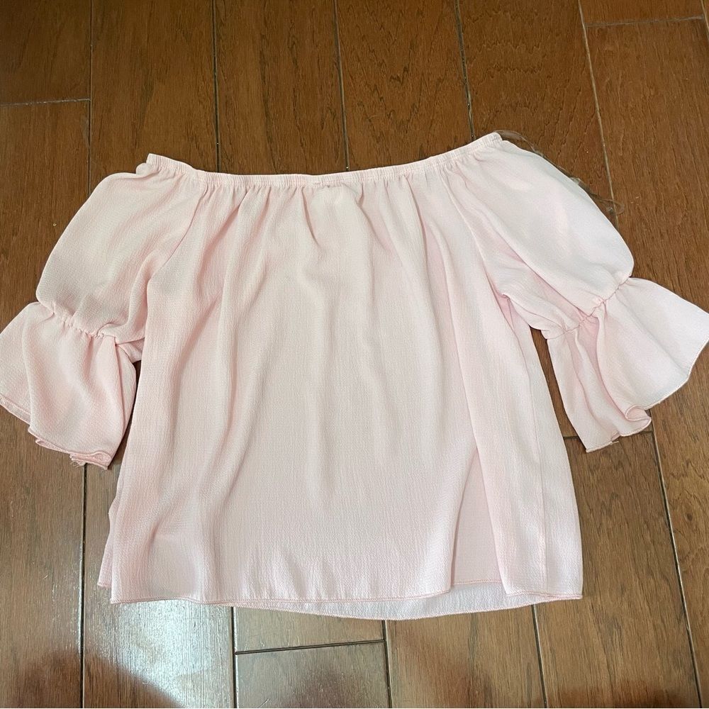 Off-the-shoulder Blouse 